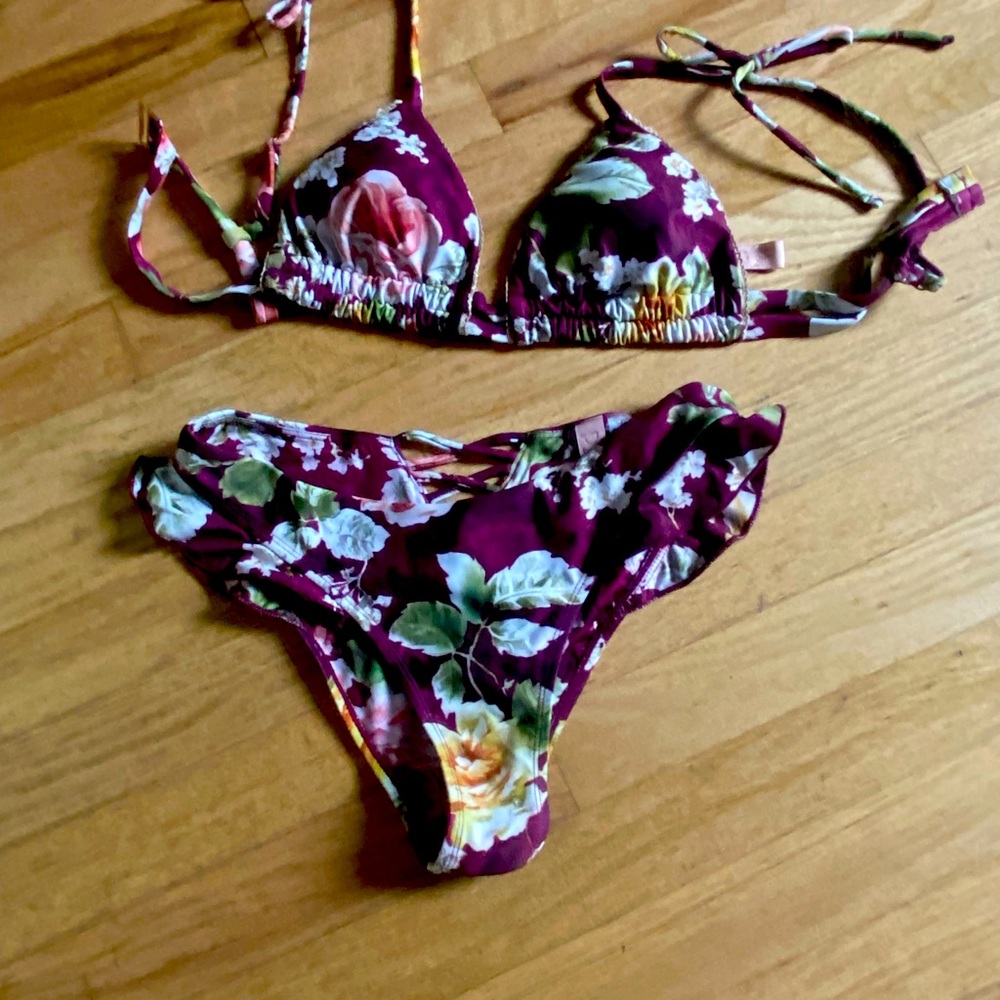 NEVER WORN p2F floral bikini size small